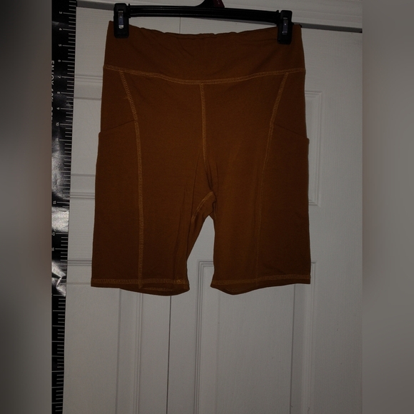 Women's Brown Shorts Spandex Deep Mauve S-m Ladies Euc Mint Butt Lifting - Picture 1 of 5